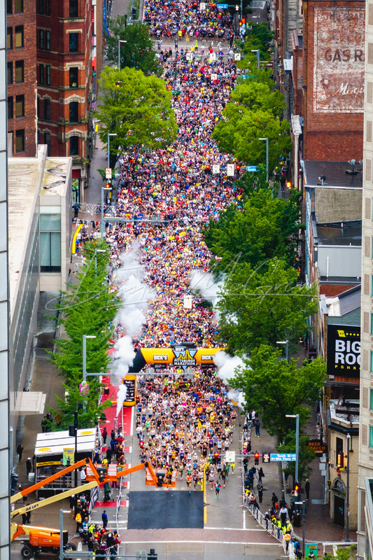2024 Pittsburgh Marathon Starting Line