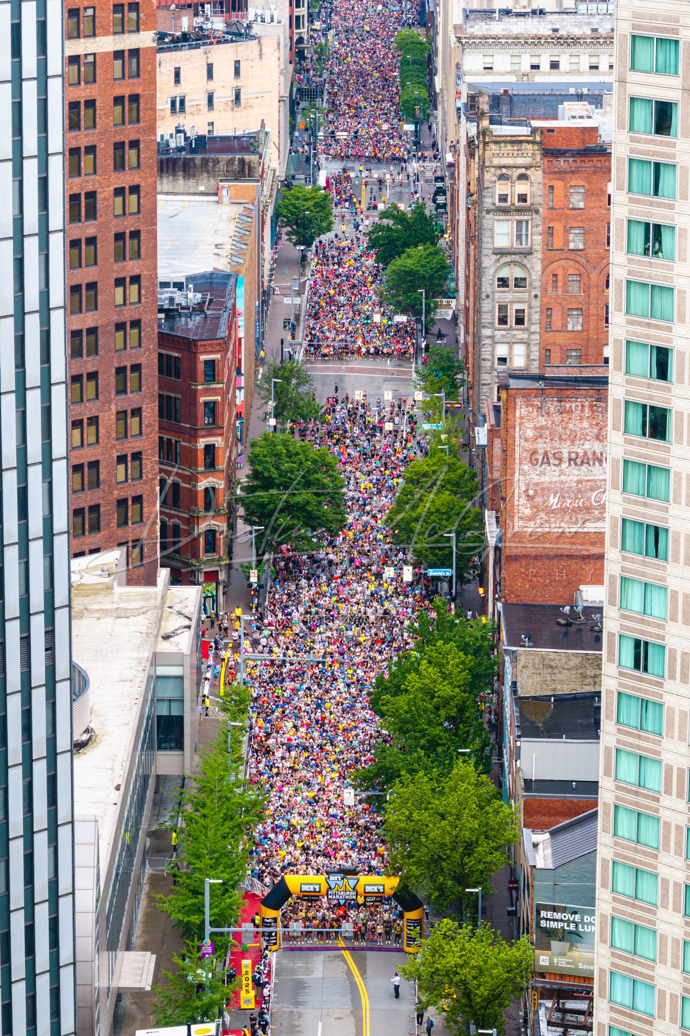 2025 Pittsburgh Marathon Starting Line