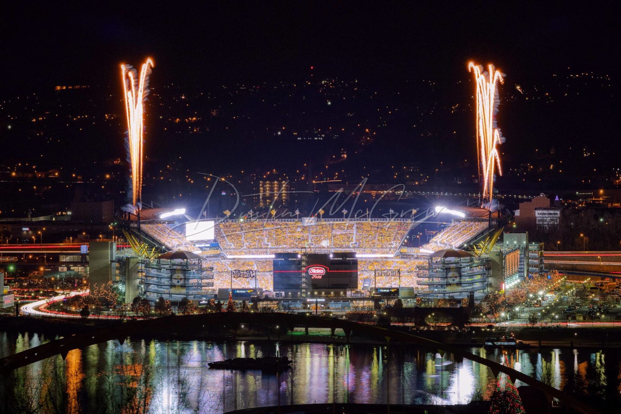 Photo of Heinz Field (Acrisure Stadium) and Pittsburgh Skyline Black & –  Dustin McGrew Photography