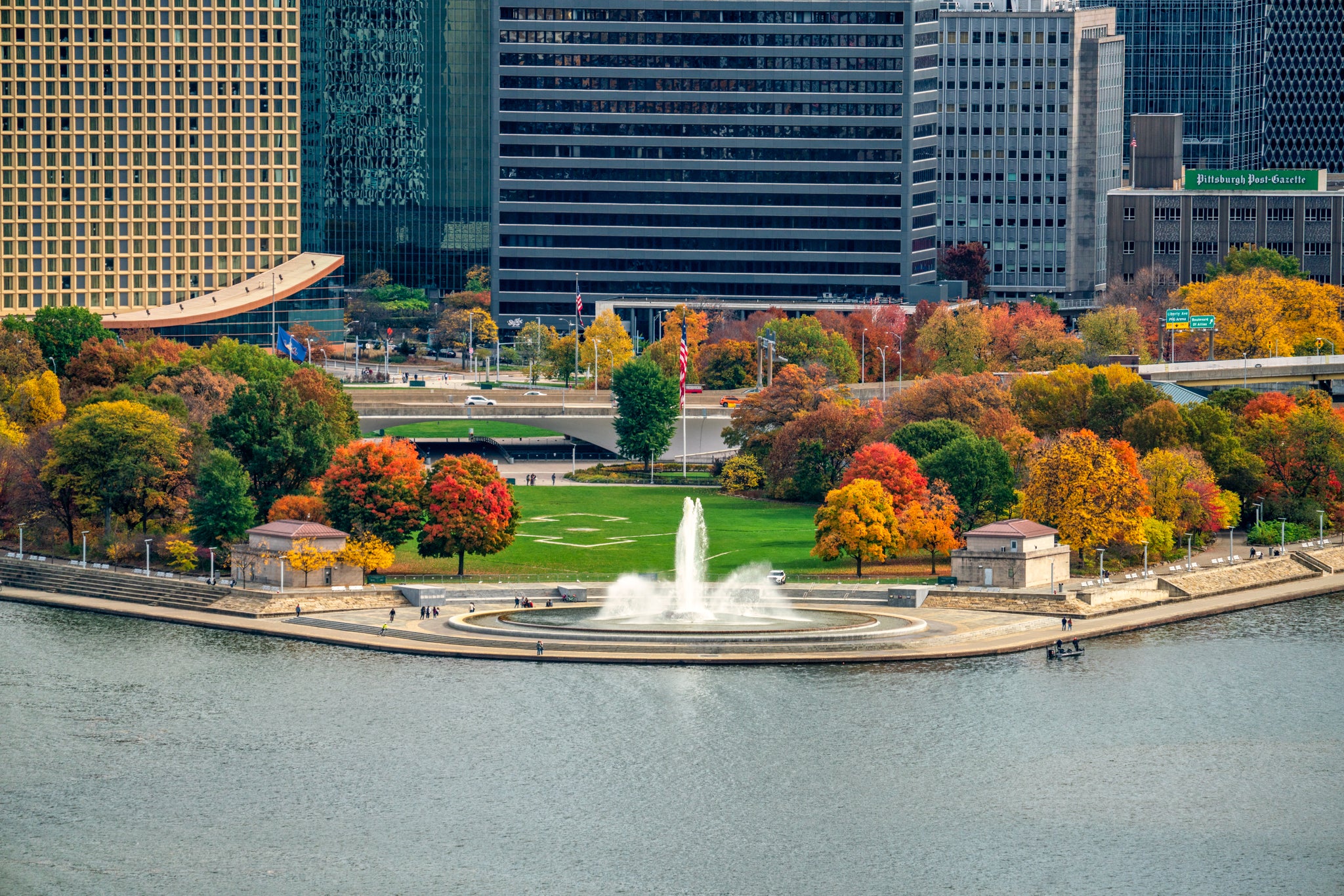 Point State Park Fountain in the Fall