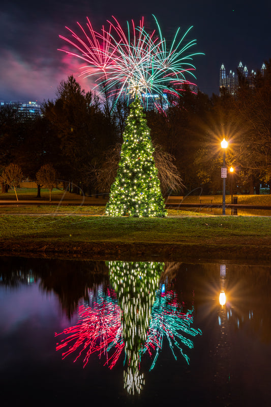 Lake Elizabeth Christmas Tree and Light Up Night Fireworks