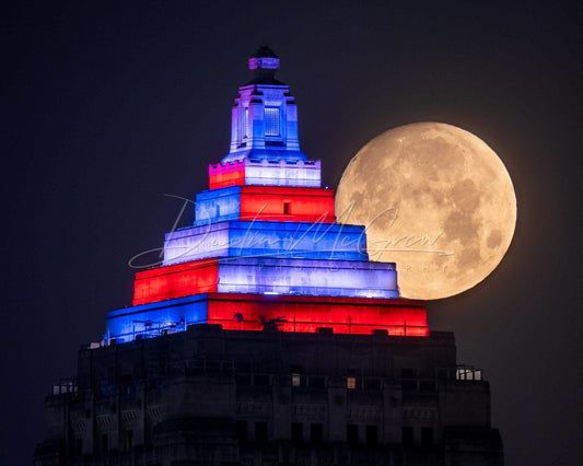 Pittsburgh Photo Print - Gulf Tower Red White And Blue With The Full Moon