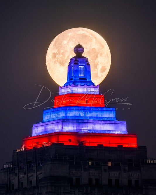Pittsburgh Photo - Gulf Tower Red White And Blue With The Full Moon Skyline Decor Art