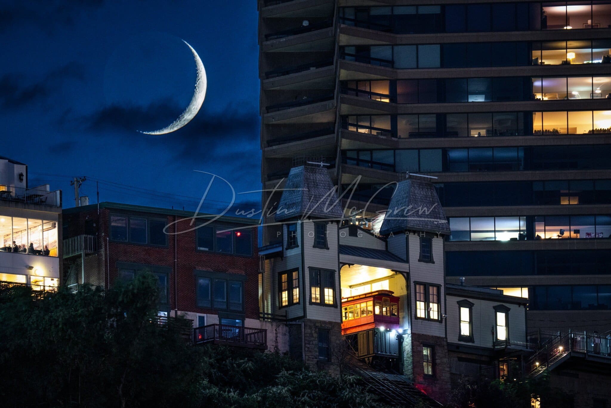 Pittsburgh Photo - The Duquesne Incline And The Crescent Moon Metal Prints Canvas